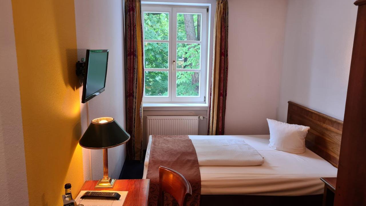 Hotel Königin Olga Ellwangen Kültér fotó